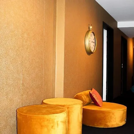 Hotel Krumbach Otel